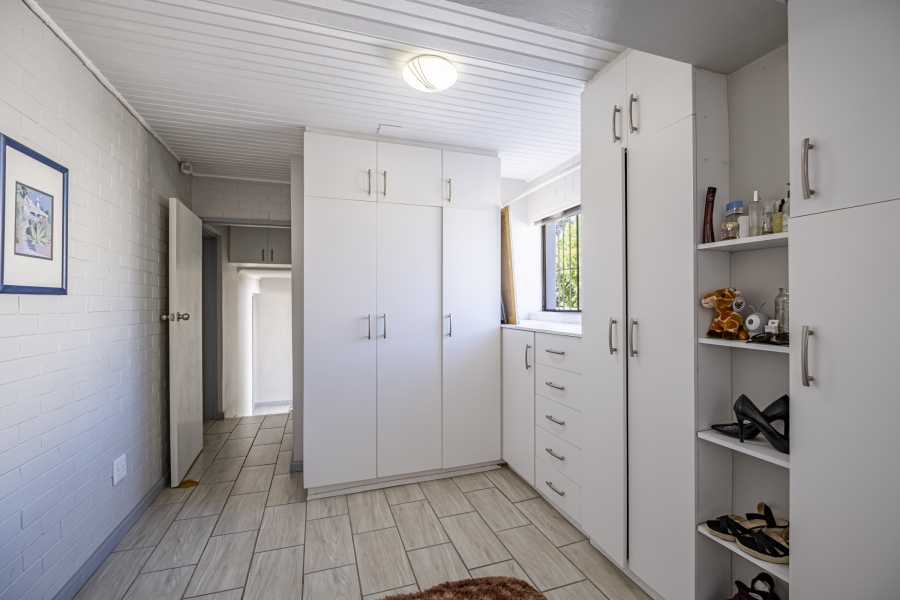 4 Bedroom Property for Sale in Summerstrand Eastern Cape